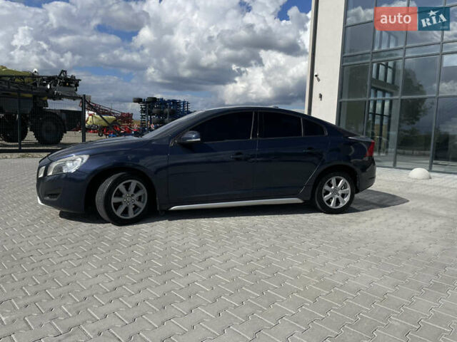 Синий Вольво С60, объемом двигателя 1.6 л и пробегом 250 тыс. км за 9000 $, фото 1 на Automoto.ua