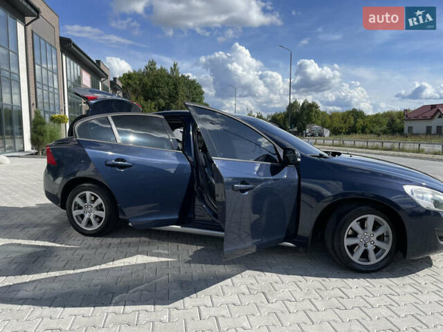 Синий Вольво С60, объемом двигателя 1.6 л и пробегом 250 тыс. км за 9000 $, фото 14 на Automoto.ua