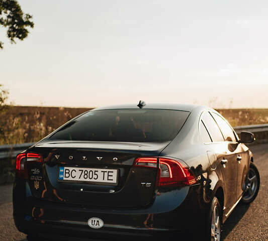 Вольво С60 2012 в Ровно на Automoto.ua Синий Вольво С60, объемом двигателя 2.5 л и пробегом 190 тыс. км за 10850 $, фото 35 на Automoto.ua