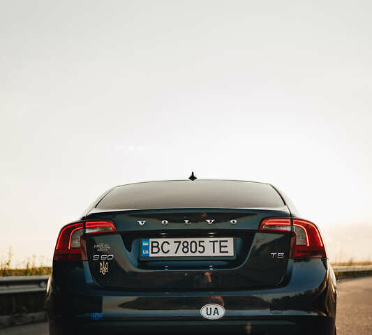 Вольво С60 2012 в Ровно на Automoto.ua Синий Вольво С60, объемом двигателя 2.5 л и пробегом 190 тыс. км за 10850 $, фото 6 на Automoto.ua