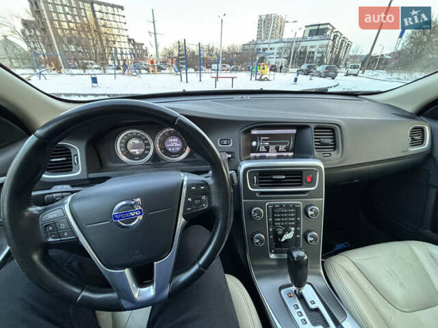 Синий Вольво С60, объемом двигателя 2.52 л и пробегом 228 тыс. км за 9500 $, фото 11 на Automoto.ua
