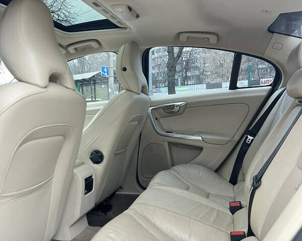 Синий Вольво С60, объемом двигателя 2.52 л и пробегом 261 тыс. км за 7800 $, фото 25 на Automoto.ua