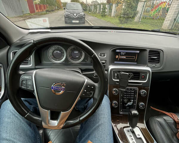 Вольво С60 2012 в Борисполе на Automoto.ua Синий Вольво С60, объемом двигателя 2.52 л и пробегом 215 тыс. км за 10200 $, фото 7 на Automoto.ua