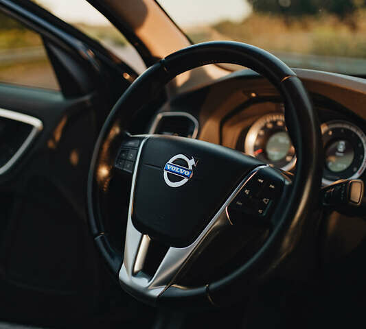 Вольво С60 2012 в Ровно на Automoto.ua Синий Вольво С60, объемом двигателя 2.5 л и пробегом 190 тыс. км за 10850 $, фото 43 на Automoto.ua