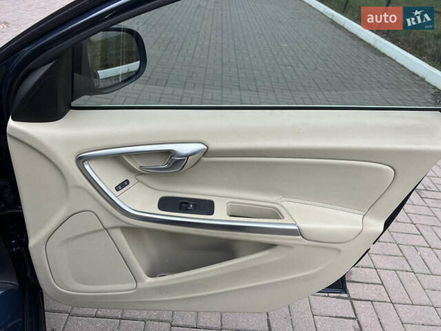 Синий Вольво С60, объемом двигателя 2.52 л и пробегом 261 тыс. км за 7800 $, фото 14 на Automoto.ua