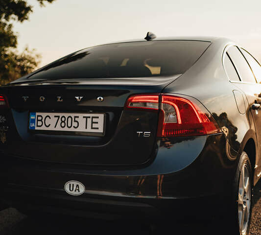 Вольво С60 2012 в Ровно на Automoto.ua Синий Вольво С60, объемом двигателя 2.5 л и пробегом 190 тыс. км за 10850 $, фото 12 на Automoto.ua