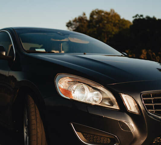 Вольво С60 2012 в Ровно на Automoto.ua Синий Вольво С60, объемом двигателя 2.5 л и пробегом 190 тыс. км за 10850 $, фото 8 на Automoto.ua