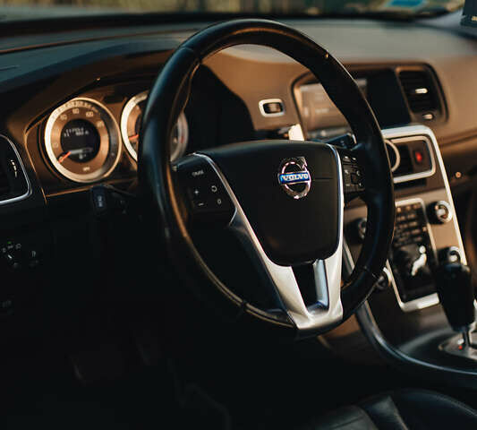 Вольво С60 2012 в Ровно на Automoto.ua Синий Вольво С60, объемом двигателя 2.5 л и пробегом 190 тыс. км за 10850 $, фото 46 на Automoto.ua