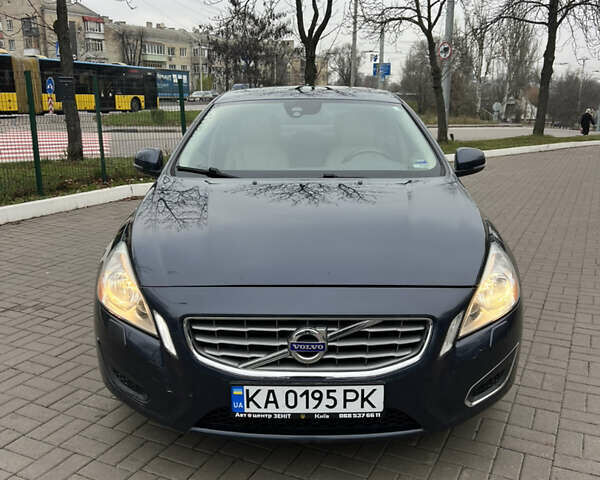 Синий Вольво С60, объемом двигателя 2.52 л и пробегом 261 тыс. км за 7800 $, фото 9 на Automoto.ua