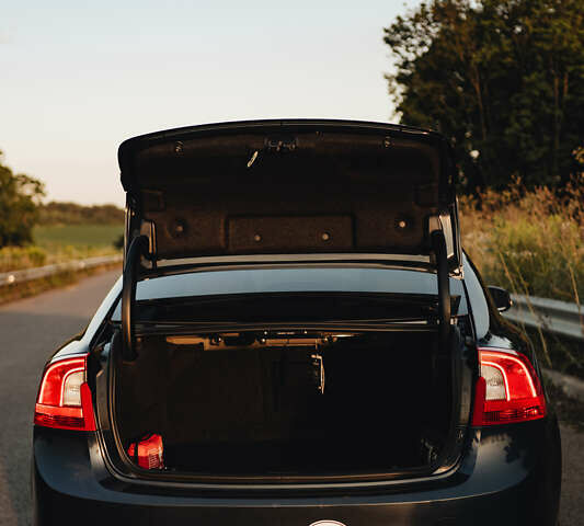 Вольво С60 2012 в Ровно на Automoto.ua Синий Вольво С60, объемом двигателя 2.5 л и пробегом 190 тыс. км за 10850 $, фото 52 на Automoto.ua