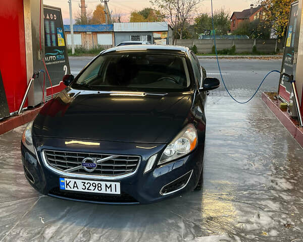 Вольво С60 2012 в Борисполе на Automoto.ua Синий Вольво С60, объемом двигателя 2.52 л и пробегом 215 тыс. км за 10200 $, фото 2 на Automoto.ua