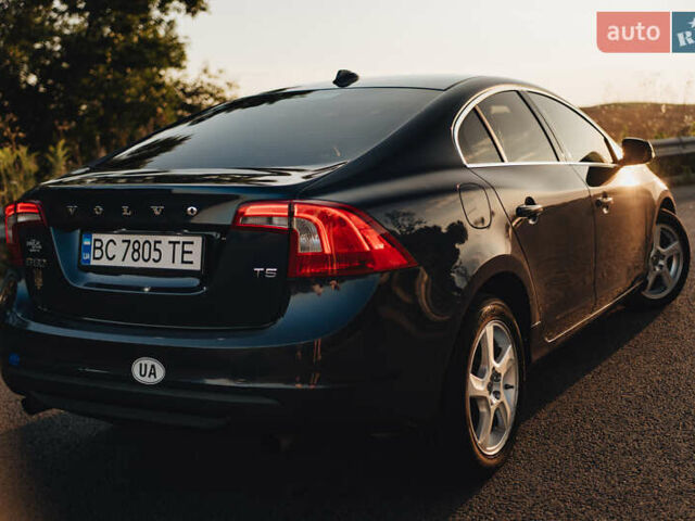 Вольво С60 2012 в Ровно на Automoto.ua Синий Вольво С60, объемом двигателя 2.5 л и пробегом 190 тыс. км за 10850 $, фото 4 на Automoto.ua