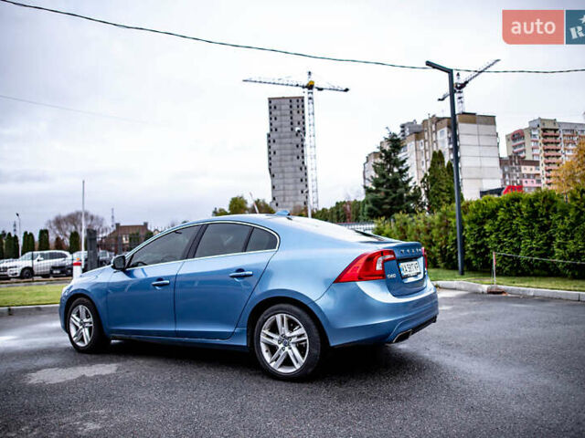 Синий Вольво С60, объемом двигателя 2.5 л и пробегом 269 тыс. км за 12400 $, фото 4 на Automoto.ua