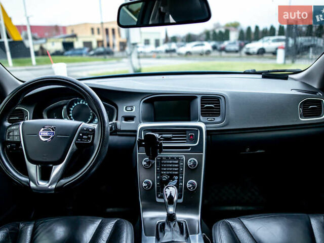 Синий Вольво С60, объемом двигателя 2.5 л и пробегом 269 тыс. км за 12400 $, фото 8 на Automoto.ua