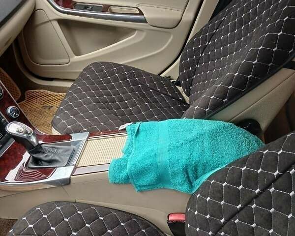 Синий Вольво С60, объемом двигателя 2.5 л и пробегом 196 тыс. км за 10700 $, фото 3 на Automoto.ua