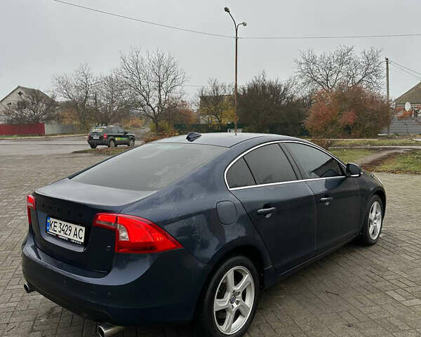 Синий Вольво С60, объемом двигателя 2.5 л и пробегом 260 тыс. км за 9999 $, фото 4 на Automoto.ua