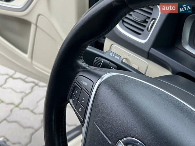 Синий Вольво С60, объемом двигателя 2.5 л и пробегом 206 тыс. км за 9990 $, фото 18 на Automoto.ua