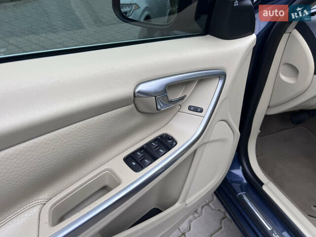 Синий Вольво С60, объемом двигателя 2.5 л и пробегом 206 тыс. км за 9990 $, фото 12 на Automoto.ua