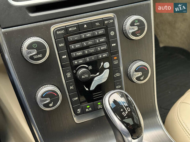 Синій Вольво С60, об'ємом двигуна 2 л та пробігом 164 тис. км за 11950 $, фото 27 на Automoto.ua