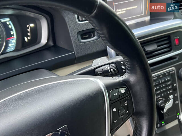 Синий Вольво С60, объемом двигателя 2.5 л и пробегом 206 тыс. км за 9990 $, фото 19 на Automoto.ua