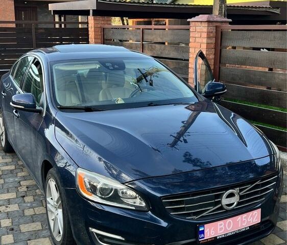 Синий Вольво С60, объемом двигателя 2 л и пробегом 140 тыс. км за 12500 $, фото 3 на Automoto.ua