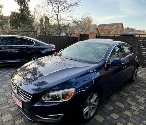 Синий Вольво С60, объемом двигателя 2 л и пробегом 140 тыс. км за 12500 $, фото 2 на Automoto.ua