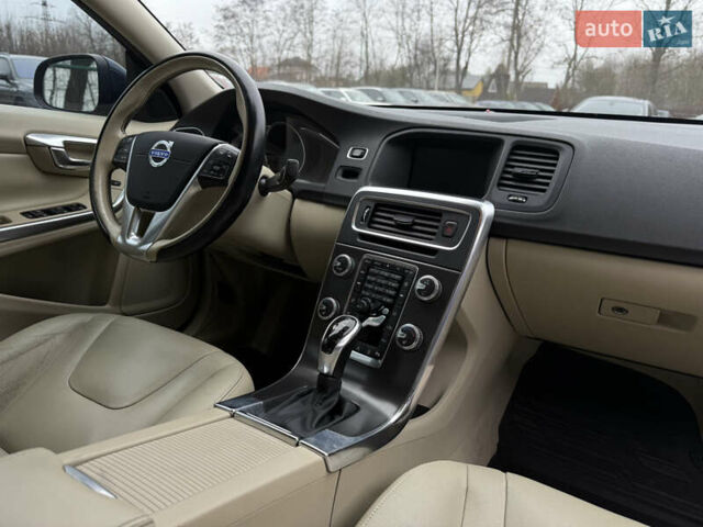 Синий Вольво С60, объемом двигателя 2 л и пробегом 131 тыс. км за 13999 $, фото 9 на Automoto.ua