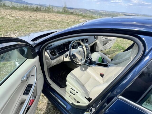 Синий Вольво С60, объемом двигателя 2 л и пробегом 140 тыс. км за 12500 $, фото 1 на Automoto.ua