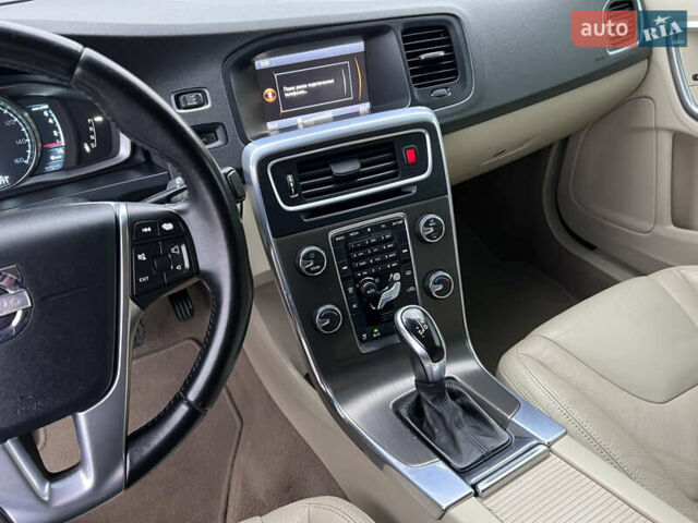 Синий Вольво С60, объемом двигателя 2.5 л и пробегом 206 тыс. км за 9990 $, фото 21 на Automoto.ua