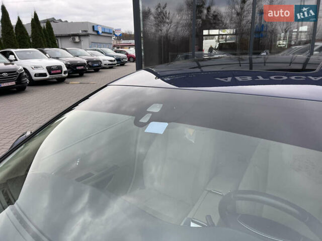 Синий Вольво С60, объемом двигателя 2.5 л и пробегом 206 тыс. км за 9990 $, фото 9 на Automoto.ua