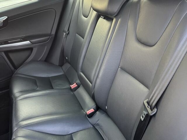 Синий Вольво С60, объемом двигателя 2 л и пробегом 220 тыс. км за 315 $, фото 6 на Automoto.ua