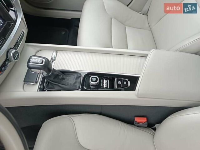 Синий Вольво С60, объемом двигателя 2 л и пробегом 92 тыс. км за 17000 $, фото 36 на Automoto.ua