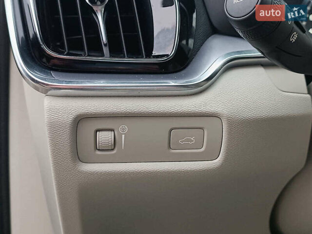 Синий Вольво С60, объемом двигателя 2 л и пробегом 92 тыс. км за 17000 $, фото 28 на Automoto.ua