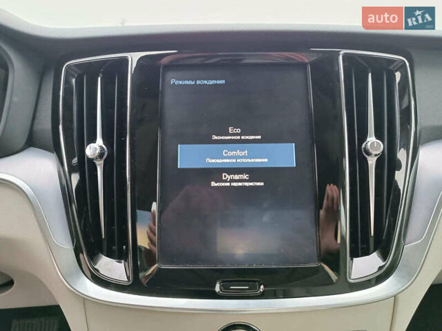 Синий Вольво С60, объемом двигателя 2 л и пробегом 92 тыс. км за 17000 $, фото 35 на Automoto.ua