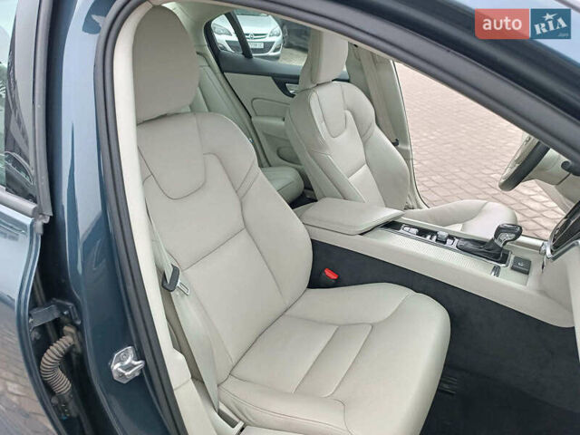 Синий Вольво С60, объемом двигателя 2 л и пробегом 92 тыс. км за 17000 $, фото 41 на Automoto.ua