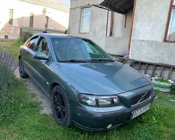 Зеленый Вольво С60, объемом двигателя 2.4 л и пробегом 250 тыс. км за 3399 $, фото 1 на Automoto.ua