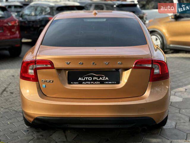 Оранжевый Вольво С60, объемом двигателя 2 л и пробегом 161 тыс. км за 7900 $, фото 28 на Automoto.ua