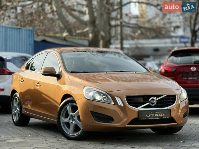 Оранжевый Вольво С60, объемом двигателя 2 л и пробегом 161 тыс. км за 7900 $, фото 19 на Automoto.ua