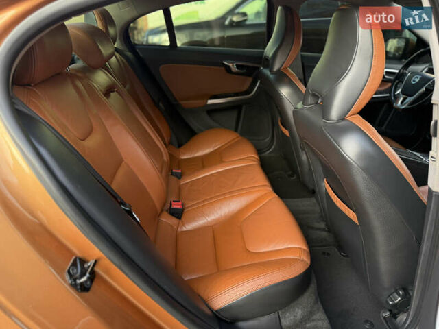 Оранжевый Вольво С60, объемом двигателя 2 л и пробегом 161 тыс. км за 7900 $, фото 41 на Automoto.ua