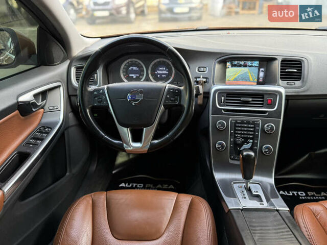 Оранжевый Вольво С60, объемом двигателя 2 л и пробегом 161 тыс. км за 7900 $, фото 46 на Automoto.ua