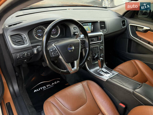 Оранжевый Вольво С60, объемом двигателя 2 л и пробегом 161 тыс. км за 7900 $, фото 43 на Automoto.ua