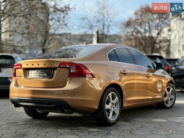 Оранжевый Вольво С60, объемом двигателя 2 л и пробегом 161 тыс. км за 7900 $, фото 23 на Automoto.ua