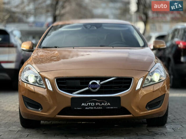 Оранжевый Вольво С60, объемом двигателя 2 л и пробегом 161 тыс. км за 7900 $, фото 2 на Automoto.ua