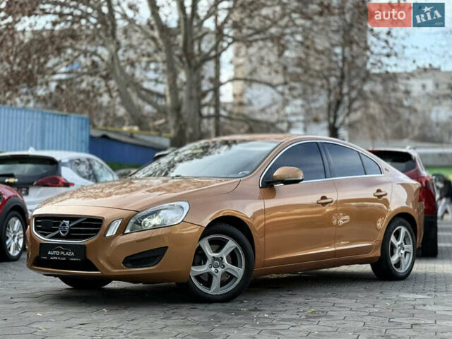 Оранжевый Вольво С60, объемом двигателя 2 л и пробегом 161 тыс. км за 7900 $, фото 10 на Automoto.ua