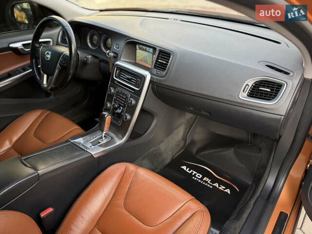 Оранжевый Вольво С60, объемом двигателя 2 л и пробегом 161 тыс. км за 7900 $, фото 44 на Automoto.ua