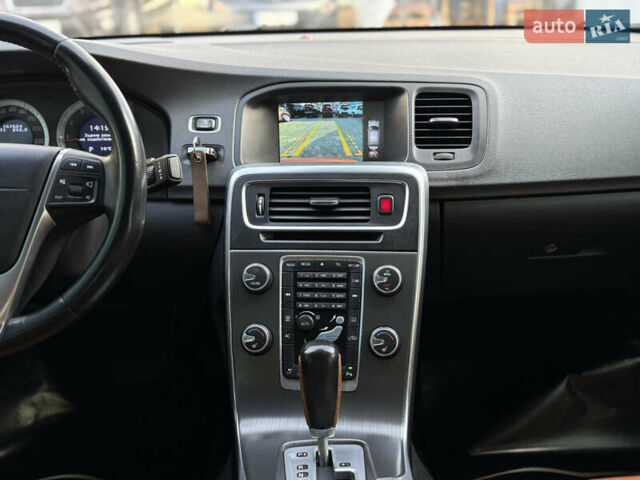 Оранжевый Вольво С60, объемом двигателя 2 л и пробегом 161 тыс. км за 7900 $, фото 47 на Automoto.ua