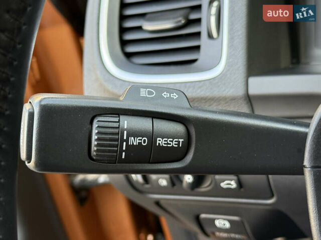 Оранжевый Вольво С60, объемом двигателя 2 л и пробегом 161 тыс. км за 7900 $, фото 58 на Automoto.ua