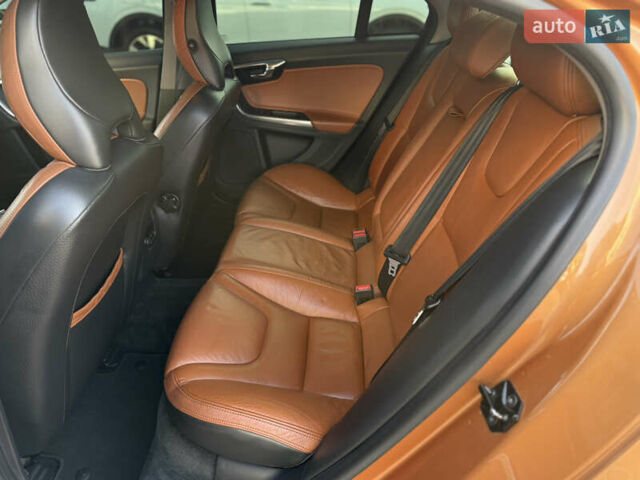 Оранжевый Вольво С60, объемом двигателя 2 л и пробегом 161 тыс. км за 7900 $, фото 39 на Automoto.ua