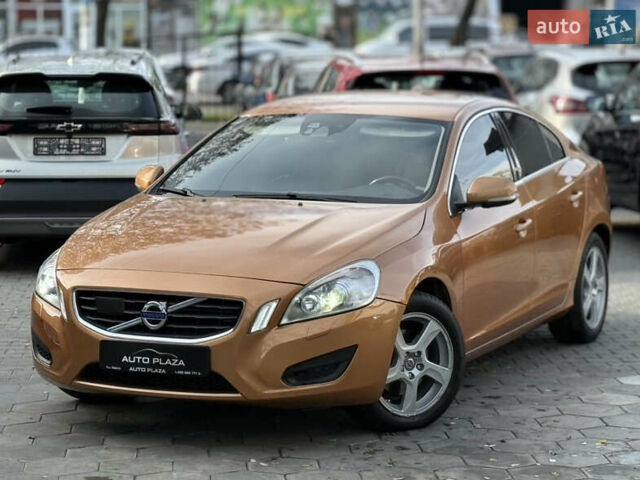 Оранжевый Вольво С60, объемом двигателя 2 л и пробегом 161 тыс. км за 7900 $, фото 11 на Automoto.ua