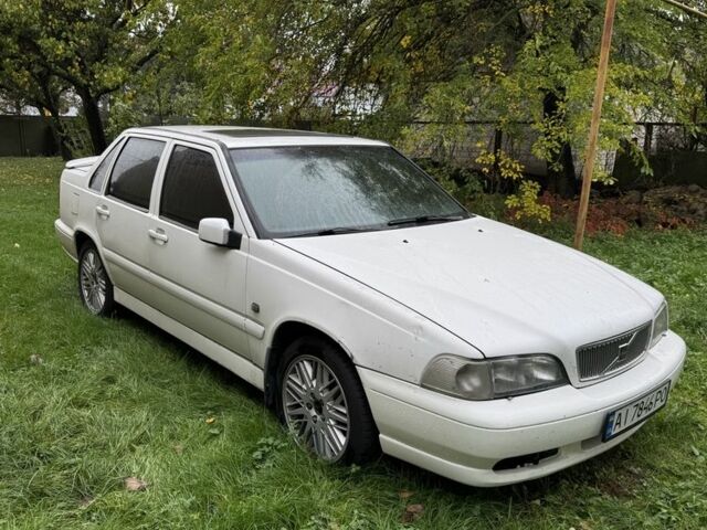 Білий Вольво S70, об'ємом двигуна 2.3 л та пробігом 305 тис. км за 1500 $, фото 1 на Automoto.ua